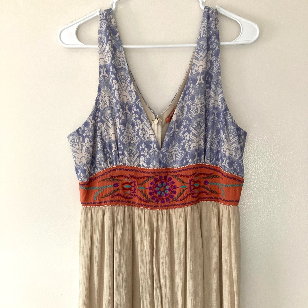 V neck sleeveless empire waist dress